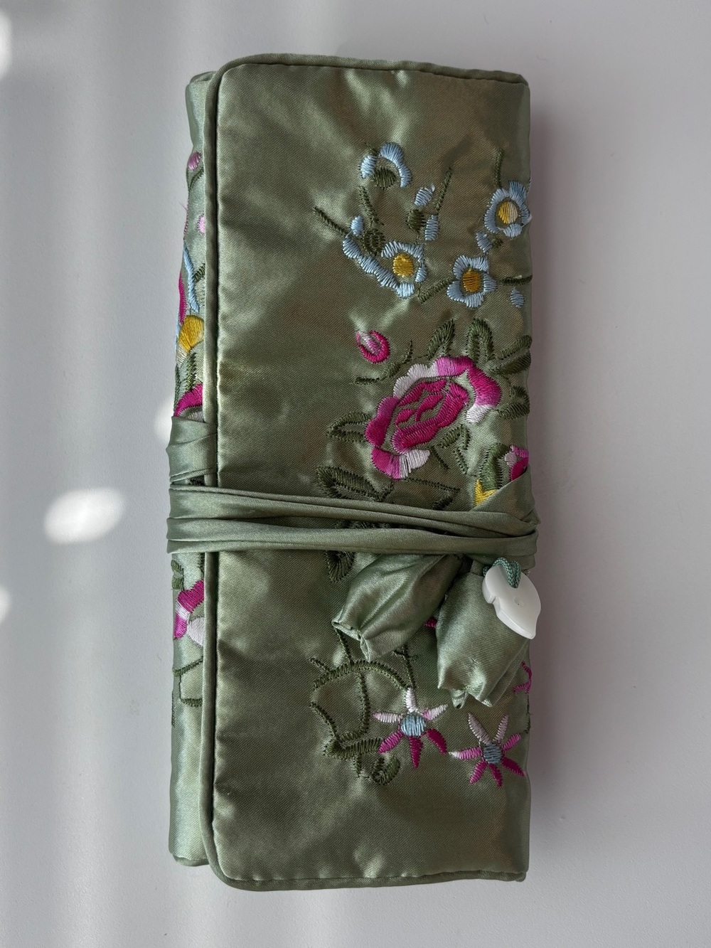 Elegant Floral Green Satin Foldable Jewelry Travel Pouch Organizer